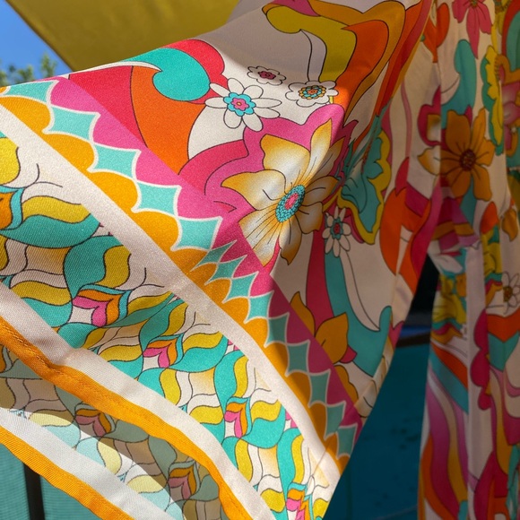 Johnny Was Jade Prismatic Dream
Barbara Dress L - Picture 4 of 10